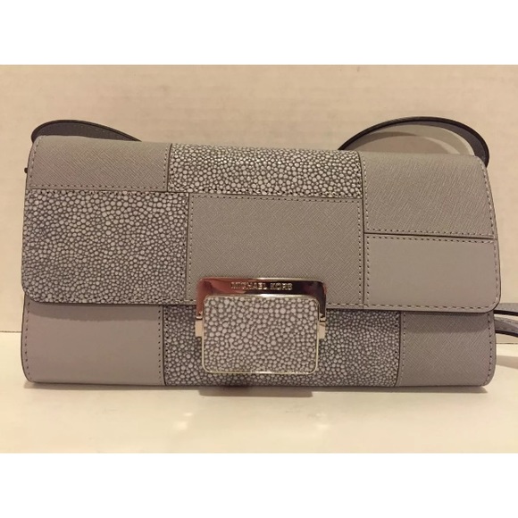 Michael Kors Cynthia lg clutch dove grey